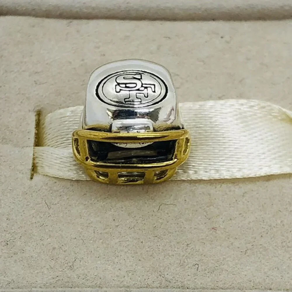 ✨✨Pandora San Francisco 49'rs Football Helmet Charm - Picture 5 of 5